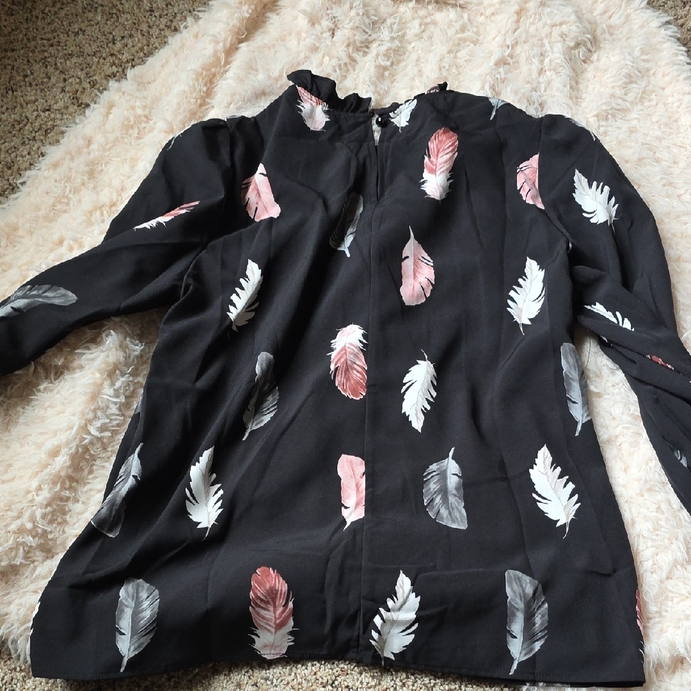 Off-Shoulder Feather Print Blouse in Black with Pink & Gray Feathers - Picture 4 of 4